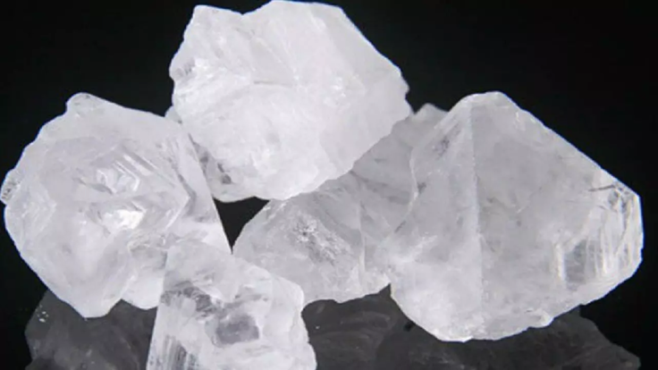 Alum: The 10 rupee alum available in the market is very useful, just use it in these 5 ways..