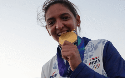 Harmanpreet Kaur creates history, breaks MS Dhoni's world record