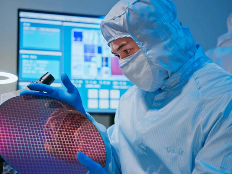 IIT Delhi develops India's first indigenously designed micro graphics processing unit