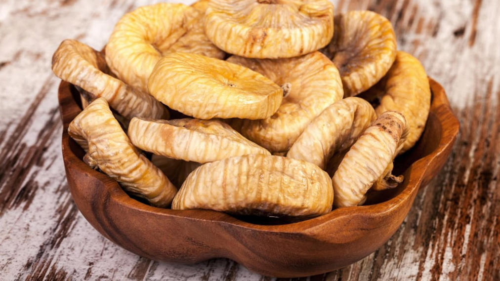 What happens when you eat soaked figs (anjeer) every day on an empty stomach