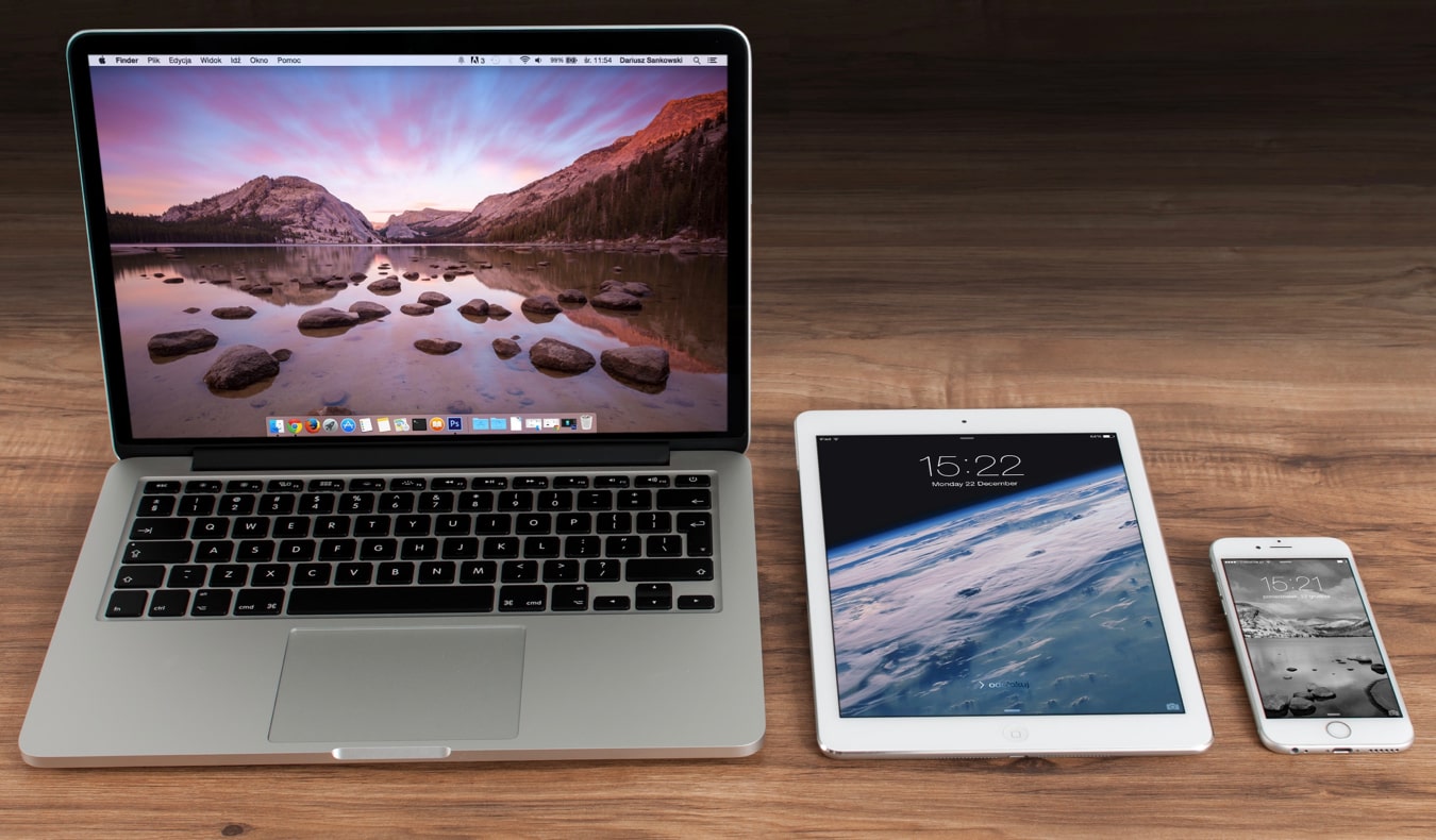 Smartphone vs Laptop: Which Device Is Better for Your Everyday Life in 2026?